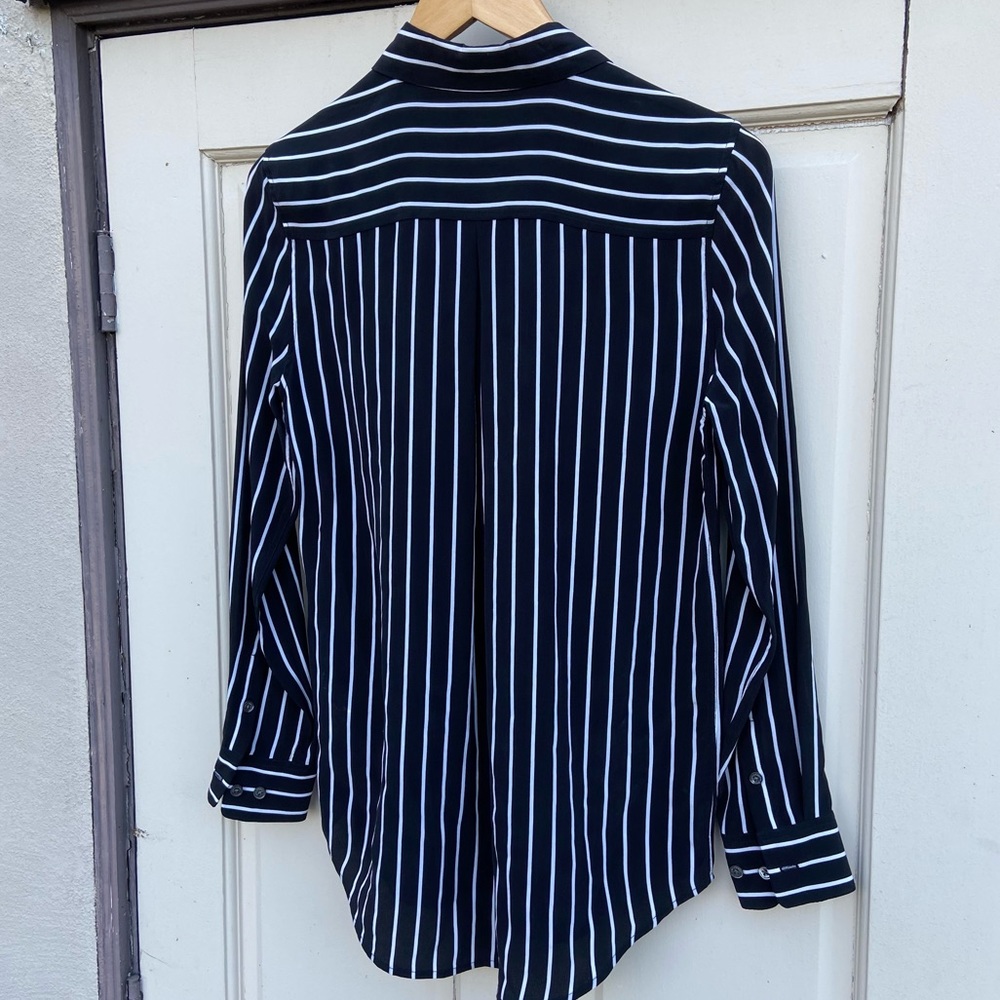 EQUIPMENT BUTTON DOWN BLOUSE 🦋🦋 - Picture 4 of 7